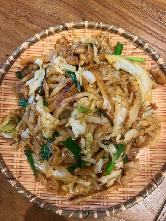 街边炒饼丝（肉片&鸡蛋） (包菜)